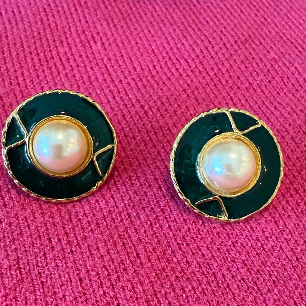 Vintage Elegant Gold and Black Pearl Earrings‎ - Costume Jewelry